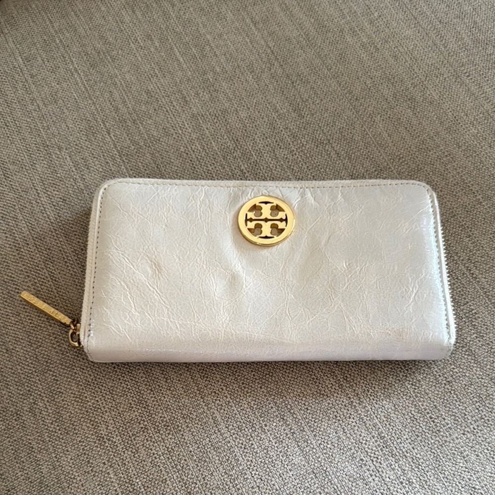 Tory Burch Off White Wallet